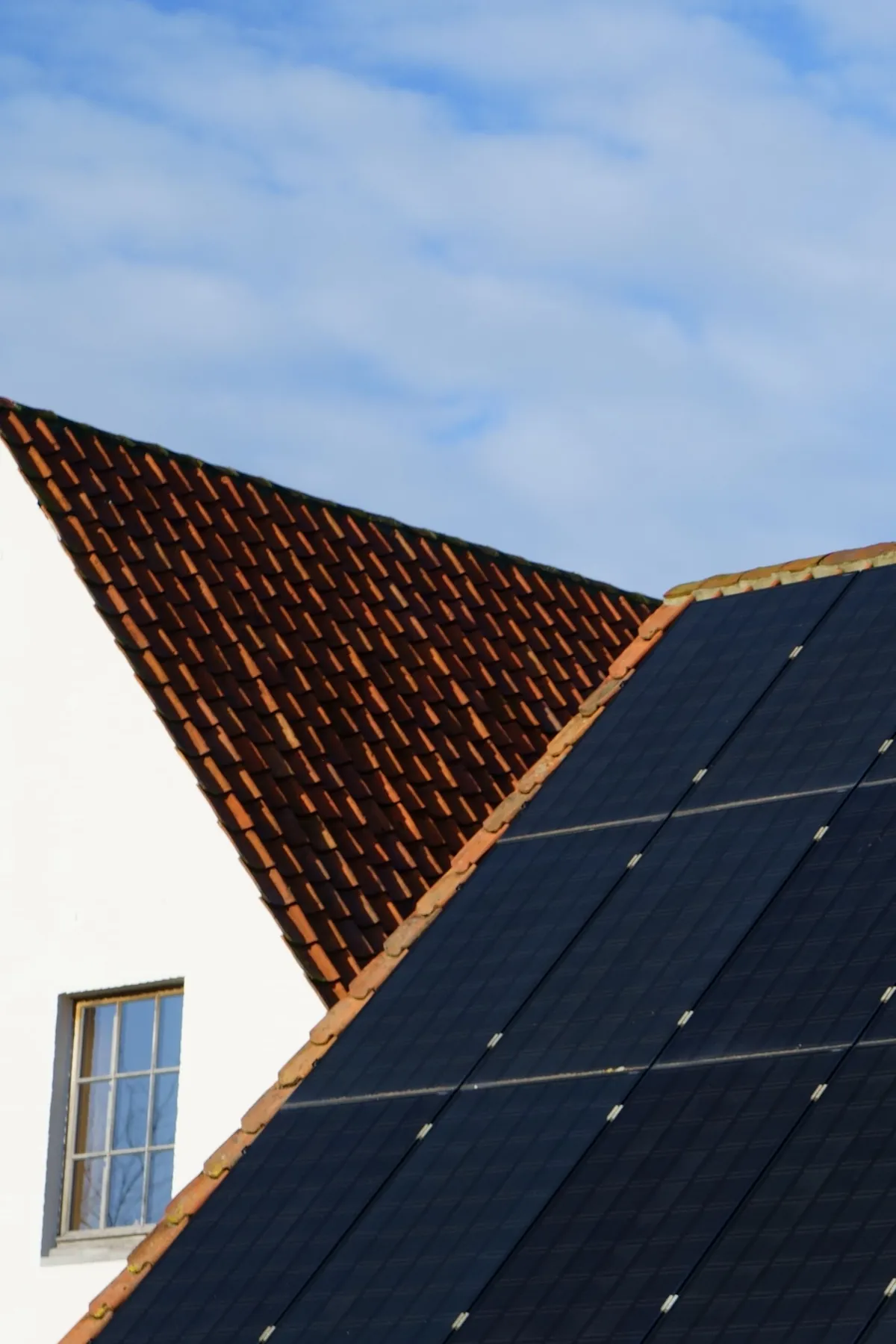 Panneaux solaires sur une toiture à Le Bouscat